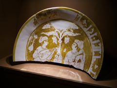 Ukjent kunstner, tallerken, 1000-tallet. Fra Nasjonalmuseets utstilling «Skeive ornamenter».