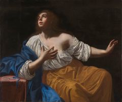 En kvinne kledd utringet hvit bluse og gult skjørt, med en blå kappe over den ene armen. Hun holder en hånd mot brystet, mens den andre vender ut fra kroppen og blikket er rettet oppover.