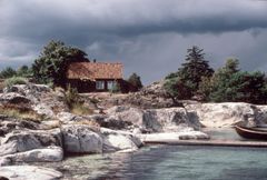 Wenche og Jens Selmers egentegnede hytte på Beltesholmen utenfor Lillesand.