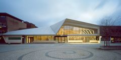 Vennesla Bibliotek (2011) av Helen & Hard.