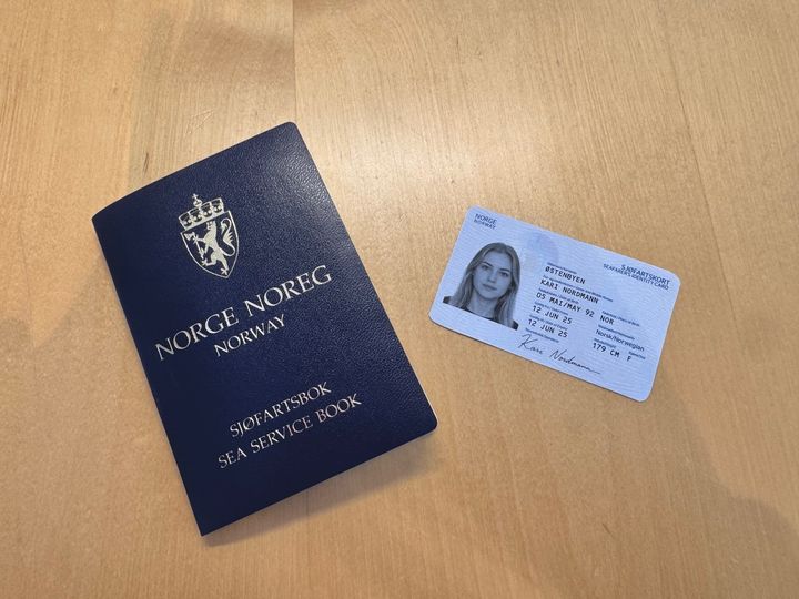 FYSISK OG DIGITALT: Det nye sjøfartskortet blir tilgjengelig både som plastkort og digital versjon via mobilapp.