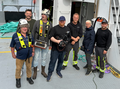 Fra venstre: Egil Vihovde (skuespiller), Eivind Kallevik (Sjøfartsdirektoratet), Ole Erik Fylkesnes (skuespiller), Erlend Bjelland (Sjøfartsdirektoratet), Jan Erik Nordhus (Alsaker Fjordbruk), Birthe Lill Eskevik (Sjøfartsdirektoratet) og Kristian Onarheim (Alsaker Fjordbruk).