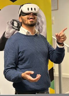 Klyngeleder Keith Mellingen i VR.