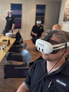 FLEKSIBELT: I VR er treningen fleksibel og lett tilgjengelig, uten å gå ut av daglig arbeid.