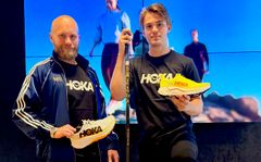 Hockeyheltene Patrick Thoresen (t.v.) og Håvard Salsten (t.h) er sentrale aktører i avtalen mellom HOKA og den svenske storklubben Djurgården.