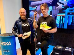 Hockeyheltene Patrick Thoresen (t.v.) og Håvard Salsten (t.h) er sentrakle aktører i avtalen mellom HOKA og den svenske storklubben Djurgården.