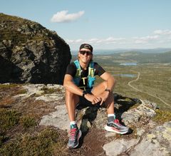 Johannes Høsflot Klæbo er klar for å løpe 32 kilometer og 1900 høydemeter under HOKA Lofoten Skyrace