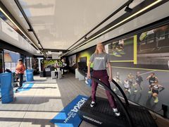 Markedssjef Cecilie Stien i Run AS gleder seg til å ta med Hokas nye løpelabb til Lofoten