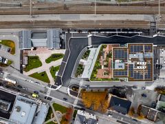 Rigelig med solceller sikrer energiforsyning til bygget