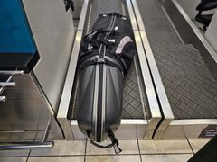 Spesialbagasje, for eksempel golfutstyr, er som regel større eller lengre enn ordinær bagasje.