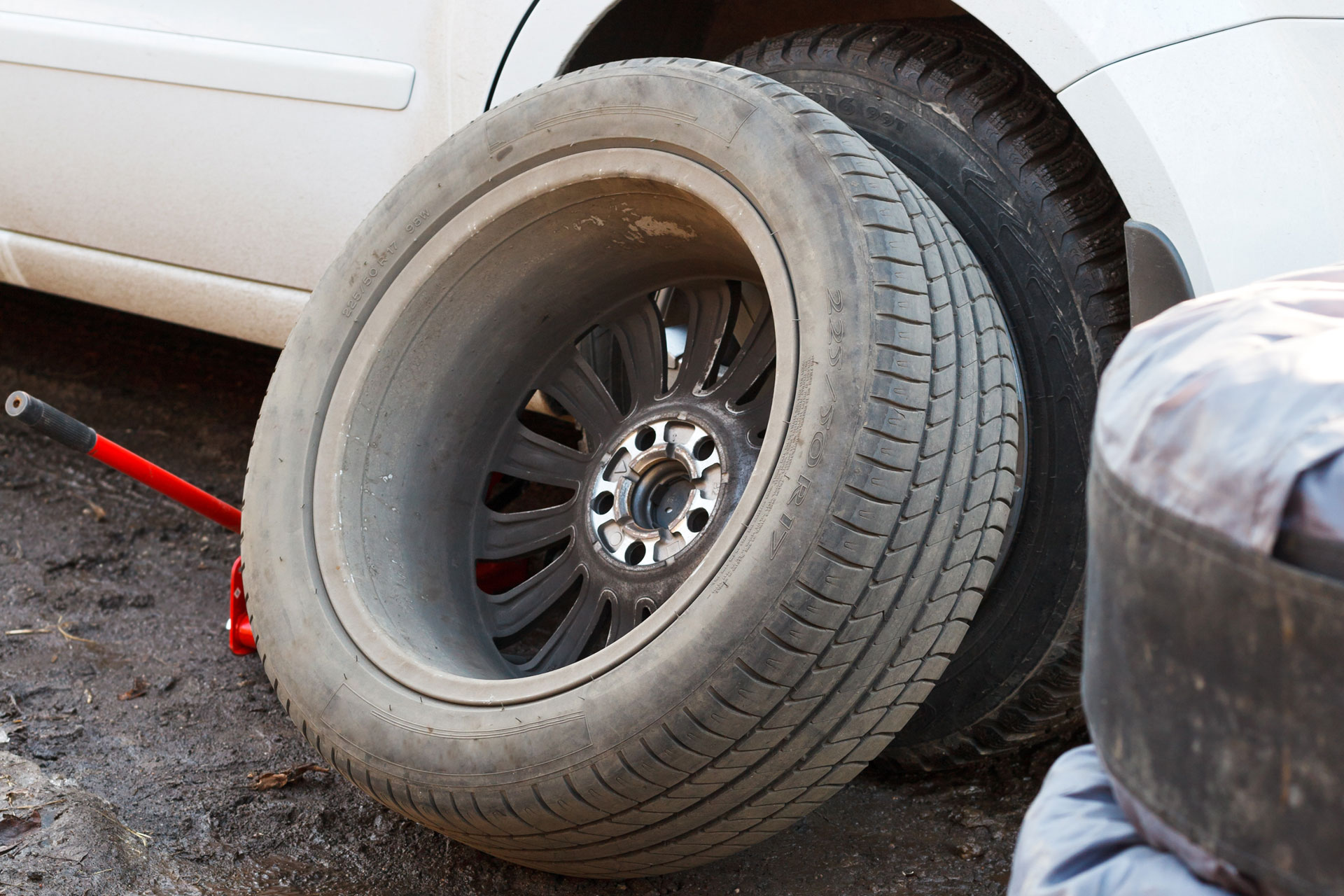 Siste dag for piggdekk i morgen