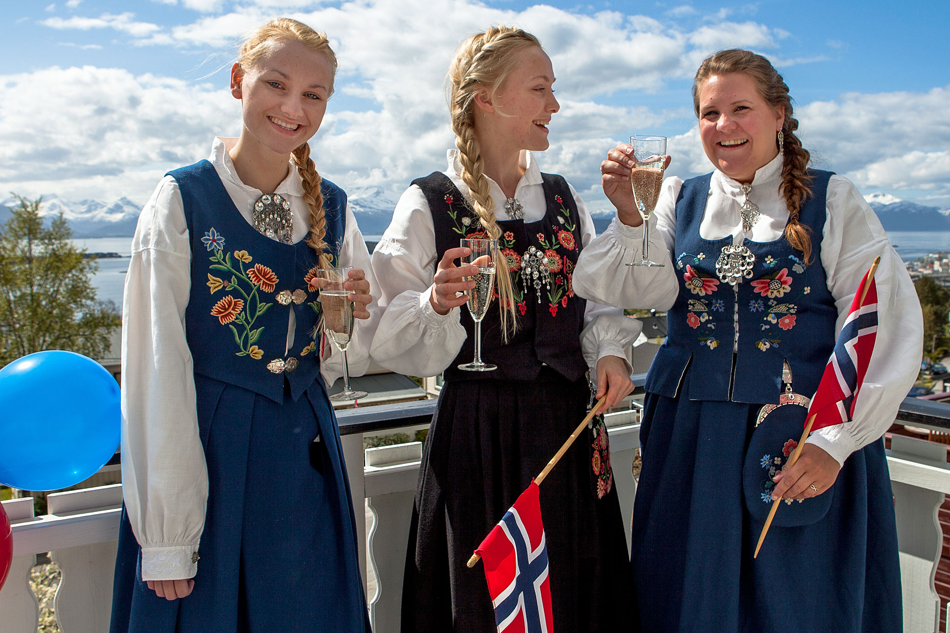 Slik reiser du med bunaden din