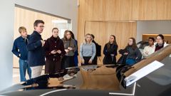 Gjennom observasjoner, intervjuer og feltarbeid undersøker studentene hvordan brukere opplever ulike kontaktpunkter med firefly, fra første digitale møte med merkevaren til service og eierskap. Her på NIO service senter på Ensjø.