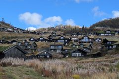 Endringer i bruk av areal, slik som nye veier, hyttebygging og industriområder, er en betydelig kilde til utslipp av klimagasser – tilsvarende 1,9 millioner tonn CO2-ekvivalenter hvert år. Her fra hyttefelt i Vinje kommune, Telemark.