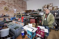 I desember 2025 var NIBIO-tilsette og ein rekkje andre forskarar, rådgjevarar, vinprodusentar og druedyrkarar frå heile Nord-Europa og Nordlege delar av Amerika samla til vinproduksjonskonferansen VitiNord 2025 i Vilnius.