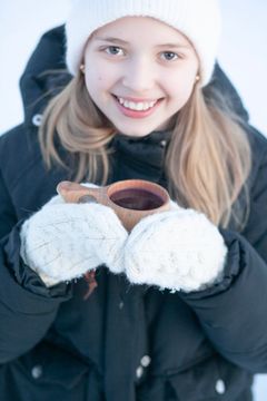 Solbær er særlig rike på vitamin C og inneholder også kostfiber og ulike bioaktive plantestoffer, blant annet anthocyaniner. Disse stoffene bidrar til farge, smak og planteegenskaper, og har vært gjenstand for omfattende forskning de siste årene.