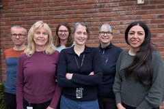 I NIBIO arbeider fleire forskarar med problematikken knytt til plantevernmiddelresistens. I år møtte dei kollegaer frå Europa på det årlege NORBARAG-møtet, for å dele oppdatert kunnskap om resistensutviklinga i Europa. Frå venstre: Håvard Eikemo, Ingerd Skow Hofgaard, Wiktoria Kaczmarek-Derda, Katherine Nielsen, Andrea Ficke og Zahra Bitarafan.