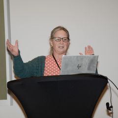 NIBO-forsker Annette Folkedal Schjøll forteller om alternative tiltak i verktøykassa mot skadegjørere på belg- og oljevekster.