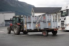 Både norsk og utanlandsk frukt vert ofte frakta langt før den kjem fram til butikken. På reisa kan soppsjukdom angripa frukta og føra til matsvinn.