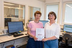 Hanne Marit Gran i Mattilsynet og Marit Almvik i NIBIO har samarbeidet om overvåking og kartlegging av plantegiftstoffer i mat siden starten på programmet i 2017.