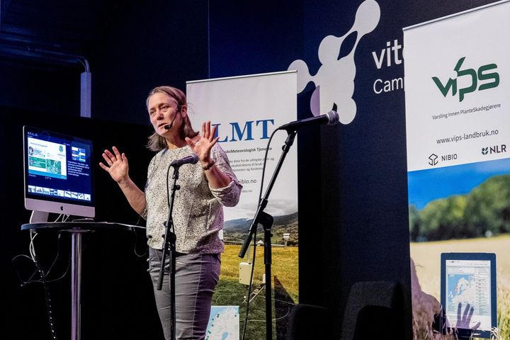 Divisjonsdirektør Marianne Stenrød åpna Plantehelsedagen 2026 med å peike på behovet for å følgje med i tida, også for VIPS, når kvardagen endrar seg for norske bønder.