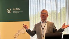 Professor Fangjie Zhao fra Nanjing Agricultural University presenterte forskning på hvordan nyttige jordbakterier kan bidra til å redusere overføringen av gener for antimikrobiell resistens fra jord til planter.