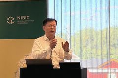 Professor Yong-Guan Zhu fra Det kinesiske vitenskapsakademiet ga en oversikt over strategier for å redusere utslipp av lystgass fra landbruket.