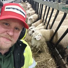 – Det er helt avgjørende at vi har møteplasser for næringen, sier Andreas Larsen, bonde og leder for Troms Bondelag.