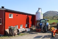 Mjølkebruk i Balsfjord, Troms. 31 % av dei som var med i spørjeundersøkinga var mjølkeprodusentar.