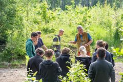 Klimaendringene gir hyppigere tørkeperioder om våren og forsommeren. Mindre snø og høyere temperaturer gjør at grana får stadig dårligere vekstvilkår flere steder i Norge. Én av tingene Precilience-prosjektet skal undersøke er om eik kan bli et viktigere treslag i de norske skoger i tiårene fremover.