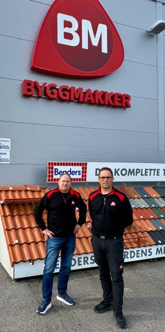 Bjørnar Lunden varehussjef for Byggmakker Bø og Seljord, og Ole Ivar Schia proffselger i Byggmakker Bø