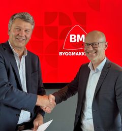 Dagfinn Lindberg, CEO i Viken-Gruppen og Andreas Øgaard Bergh, Nasjonal Salgssjef i Byggmakker