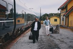 Espen Lind og Musti på Jevnaker stasjon