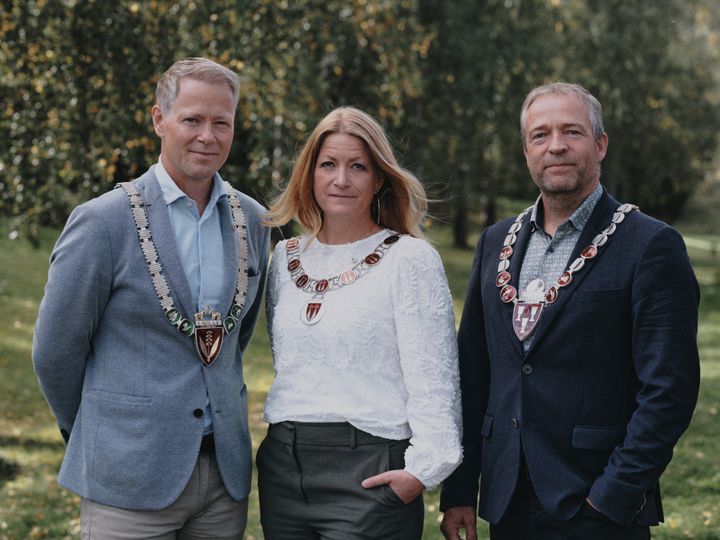 Ordførere på Hadeland: Ordfører Harald Tyrdal, Lunner. Ordfører Gunn Elisabeth Alm Thoresen, Gran. Ordfører Morten Lafton, Jevnaker. Foto av Herman Drayer - KG Studio