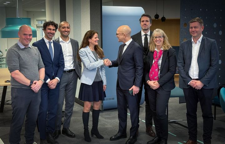 Fra venstre: Henrik Maurstad Jonasson, Daniel Henriksen, Erfan Mohammadi, Cathrine M. Lofthus, Andreas Hisdal, Halstein Bagøien Moe, Wenche Snell, Jan Arild Lyngstad