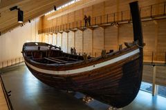 Holvikejekta er eitt av dei verkeleg viktige kulturminna i Noreg. No får den sitt eige museum på Sandane, der frakteskuta kan betraktast heile vegen frå kjøl til fugleperspektiv.