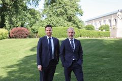 Fra venstre: Marius Svendsvoll Langnes, påtroppende Styreleder i Arntzen Grette og Håvard Sandnes, påtroppende Managing Partner i Arntzen Grette