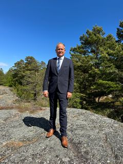 Erlend Grimstad, advokat og strategisk rådgiver. Erlend Grimstad, lawyer and strategic advisor.