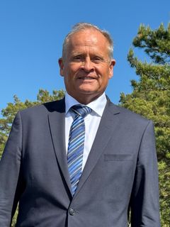 Erlend Grimstad, advokat og strategisk rådgiver. Erlend Grimstad, lawyer and strategic advisor.
