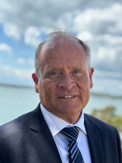 Erlend Grimstad, advokat og strategisk rådgiver. Erlend Grimstad, lawyer and strategic advisor.