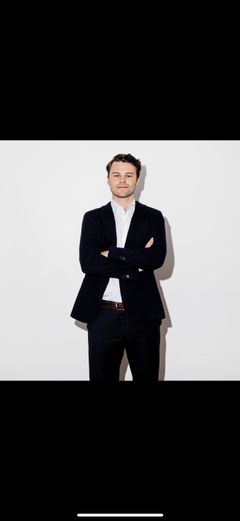 Mathias Fløtaker, seniorrådgiver i Geelmuyden Kiese.