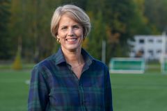 Daglig leder i Handelens Miljøfond, Cecilie Lind, sier Fotballens Miljøfond er akkurat den type løsninger de ser etter når de skal settes plastposekontingenten i arbeid.