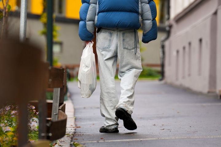 Dyrere plastposer har ført til et kraftig fall i nordmenns posebruk.