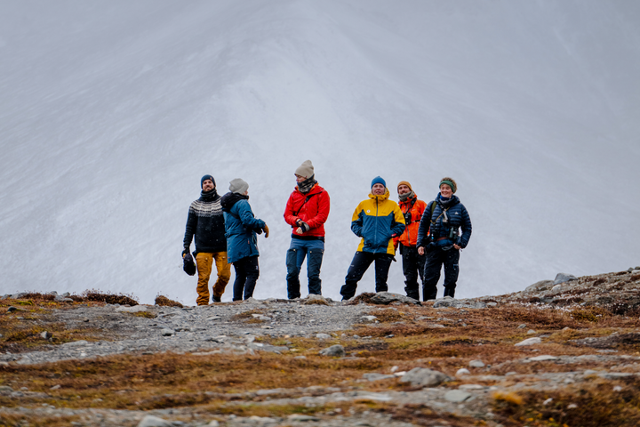 Vinnerne av konkuransen blir en del av et ryddelag på totalt 19 personer, som skal gjøre en uvurderlig innsats for den sårbare naturen på Svalbard.