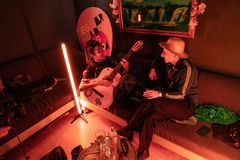 Framsyningsfoto, Magic Mouse vs. Capitalism