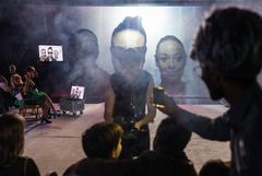 Framsyningsfoto, Magic Mouse vs. Capitalism