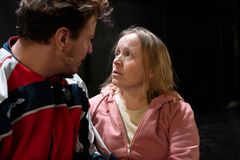 Marius (Francisco Kalle Navarro) og Cosette (Sigrid Kandal Husjord).