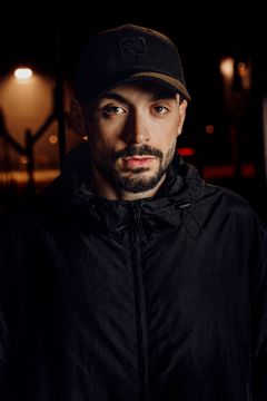Serhat Yildirim fotografert i samband med framsyninga Ord for blod (Riksteatret/Det Norske Teatret), som har vore på turne i haust.