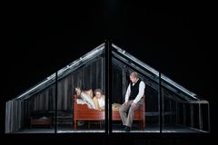 Marianne Krogh som Kvitugla, Geir Kvarme som Didrik.