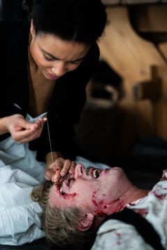 Ameli Isungset Agbota som Ragnhild, Geir Kvarme som Didrik.